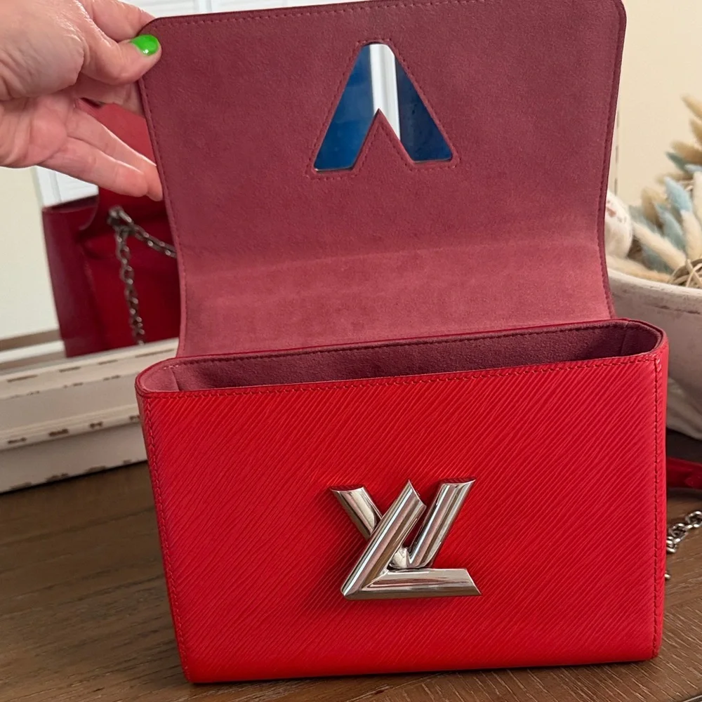 Louis Vuitton Twist MM Red Epi Leather Chain Crossbody Bag with Silver Hardware - Picture 2 of 12
